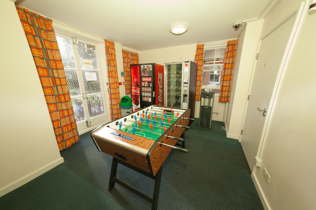 Evelyn Gardens Hostel London Exterior photo