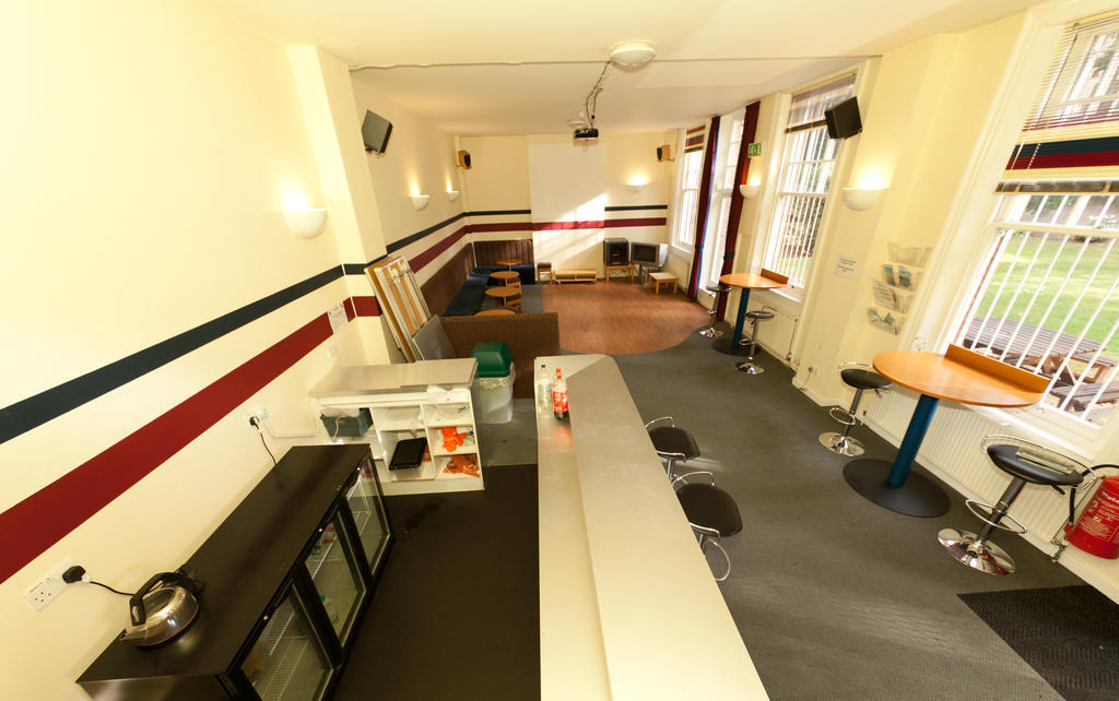 Evelyn Gardens Hostel London Exterior photo