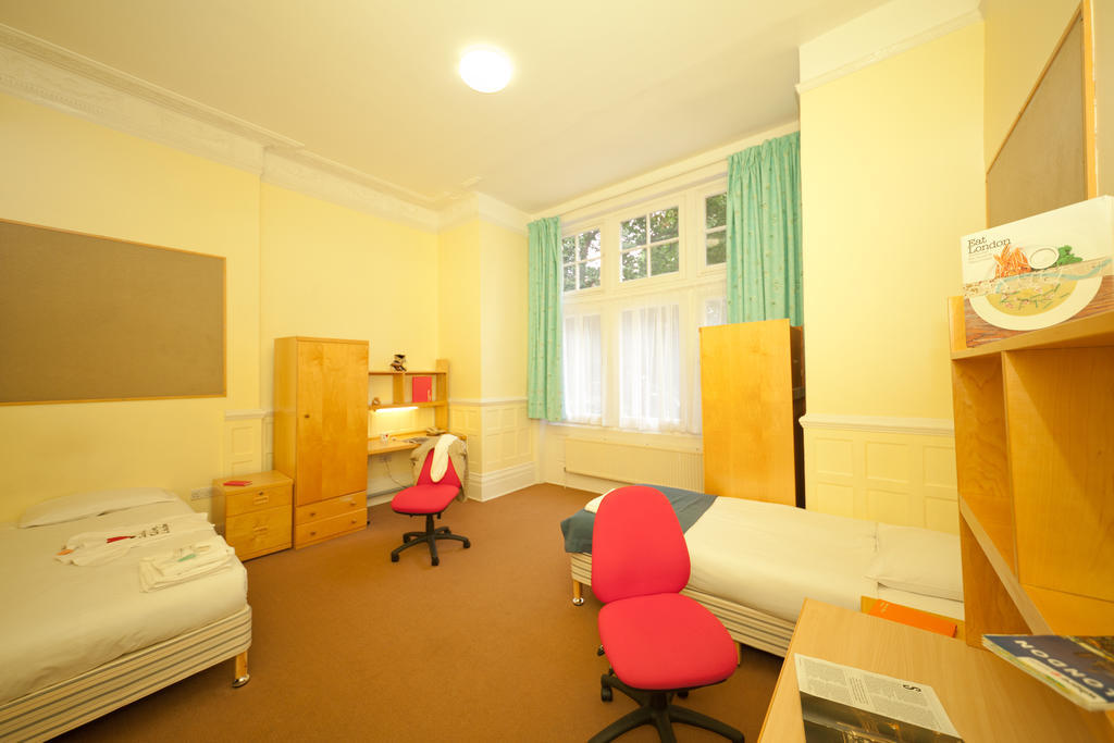 Evelyn Gardens Hostel London Room photo