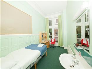 Evelyn Gardens Hostel London Exterior photo